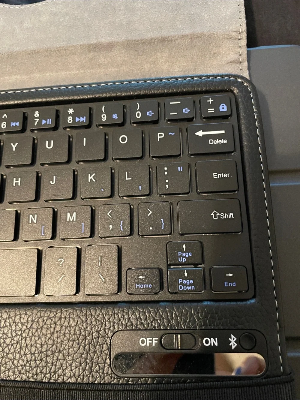 KVAGO 360° Rotating Keyboard & Folio Case/universal Bluetooth keyboard *No cord